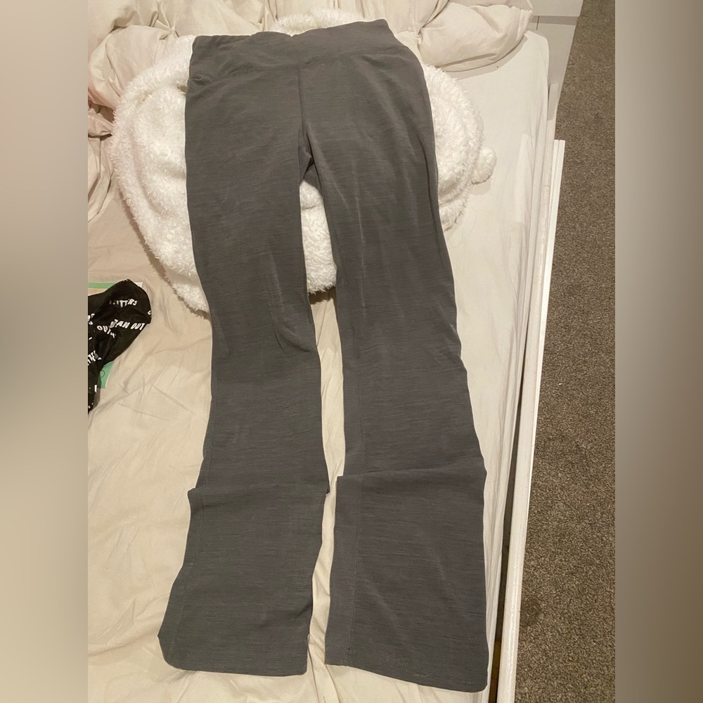kohl’s grey leggings